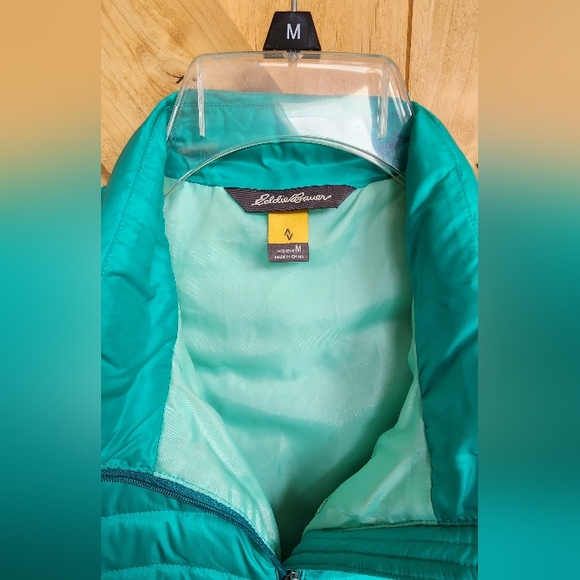 EDDIE BAUER Packable Puff Jacket, Size Medium - Picture 3 of 11